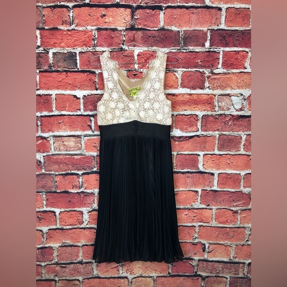 Anthropologie Floreat crochet tuxedo dress - Picture 3 of 10